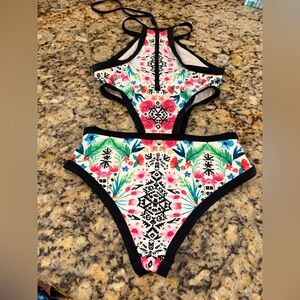Body Glove One piece Bathing Suit. SP. Never Worn